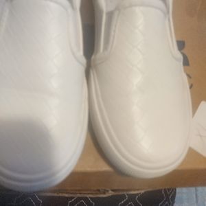 Mint condition size 1 kids shoe leather